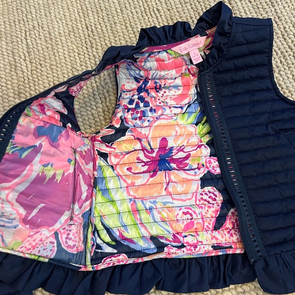 LILLY PULITZER lightweight navy puffer vest Sz. L (8-10) EUC - Picture 2 of 5
